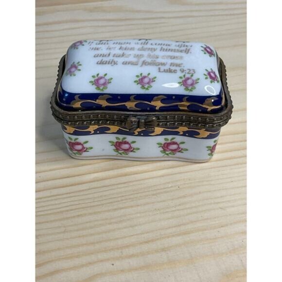 Small Imperial Porcelain Trinket Box Luke 9:23 Pink Roses Gold Accents Hinged - Picture 3 of 8